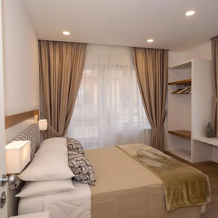 Dea ゲストハウス 4*