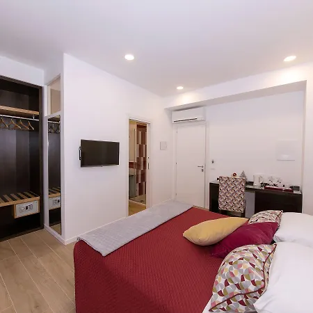 Dea ゲストハウス 4*